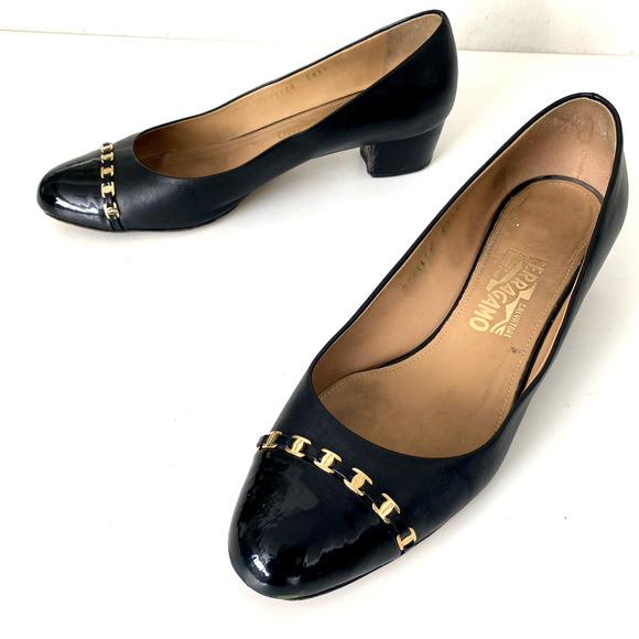 Salvatore Ferragamo Pump Black Leather Round Patent Cap Block Heel Gold Logo 11 - Picture 12 of 16